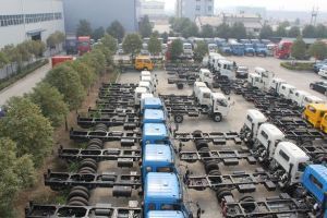 供開(kāi)瑞新款流動(dòng)售貨車(chē) 廂體尺寸長(zhǎng)2.9米、寬1.73米、高1.82米